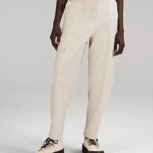 Lululemon Light Utilitech Cargo Pocket High Rise Pant Size 26
